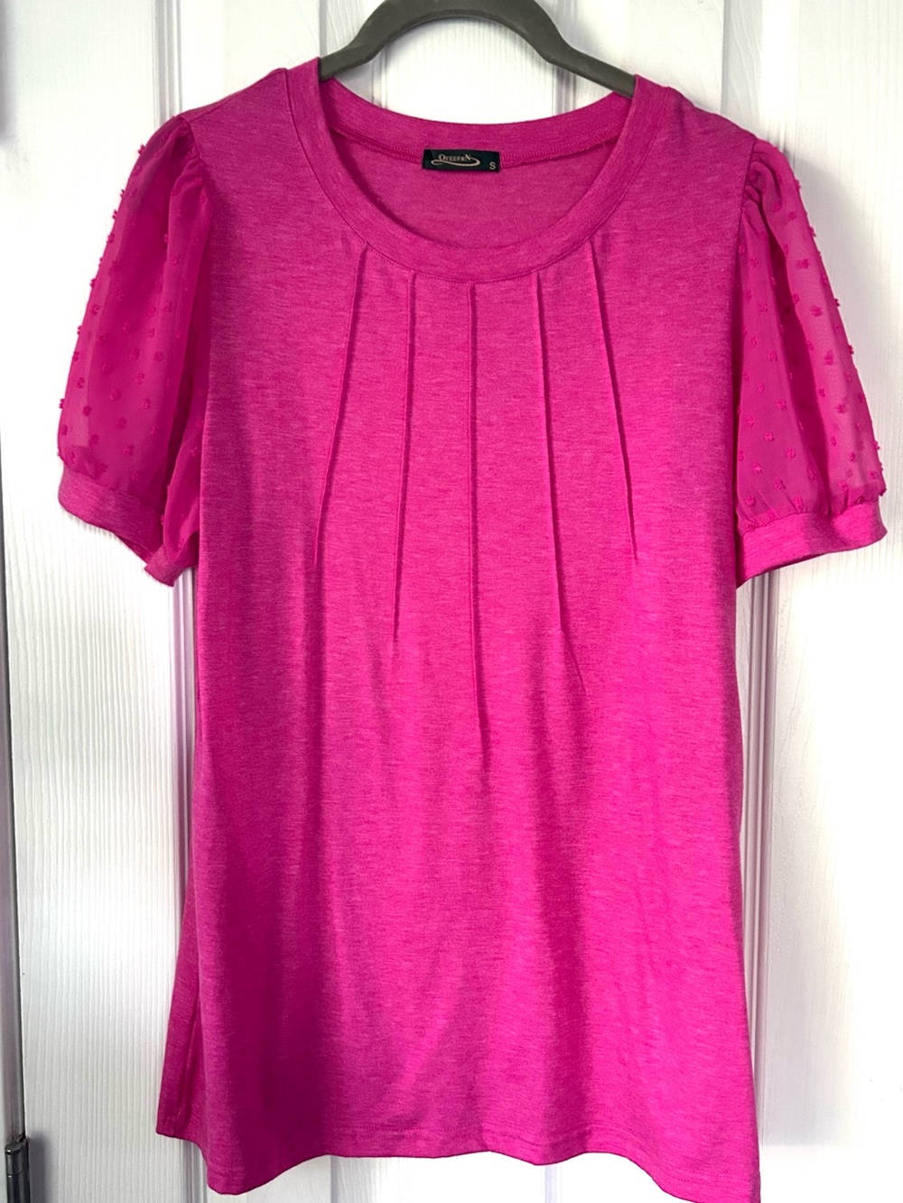 Ofeefan Women’s Hot Pink Swiss Dot Puff Sleeve Top Size Small